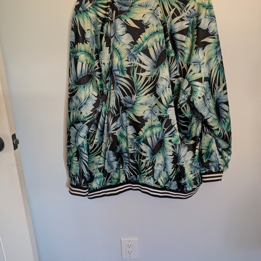 Ava & Viv Tropical Leaf Print Bomber Jacket - Picture 2 of 3
